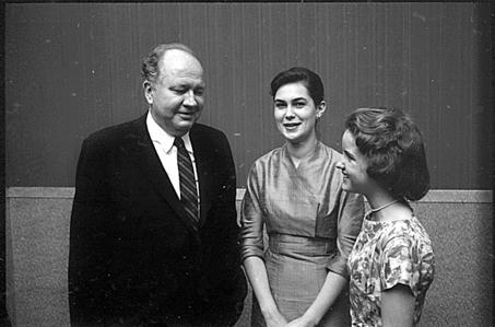A research paper on the life of theodore roethke