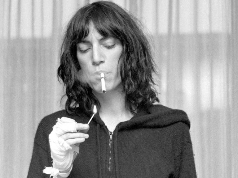 Love Poet’s MBE/Patti Smith’s New Year Performance – Poetry News ...